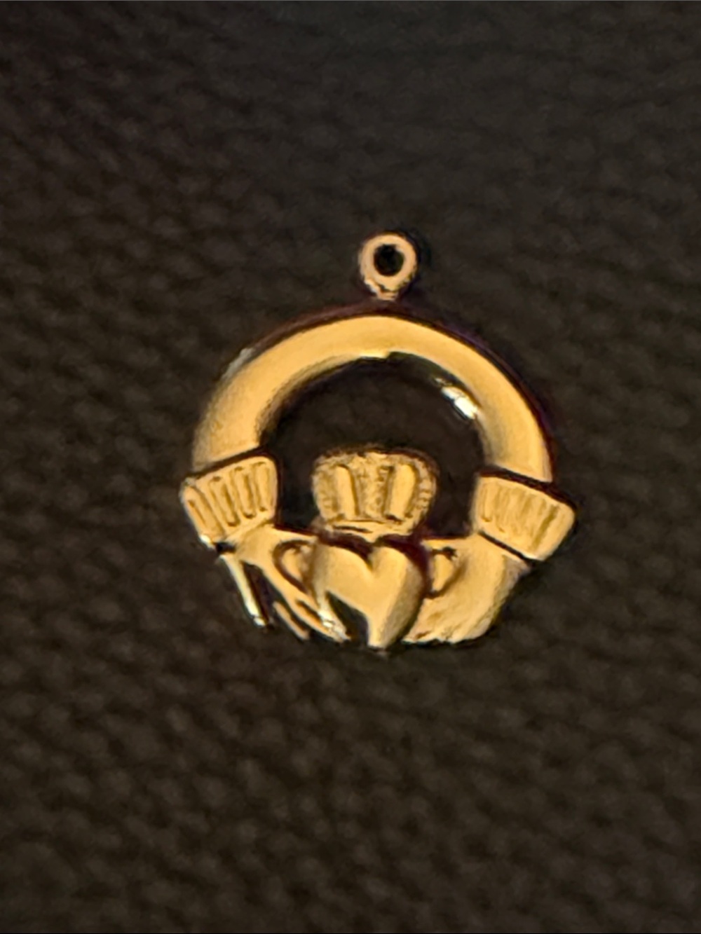 14k GOLD CLADDAGH LOVE LOYALTY FRIENDSHIP PENDANT VINTAGE NEW PLATED